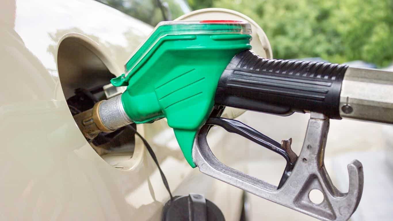 Filling a car's fuel tank